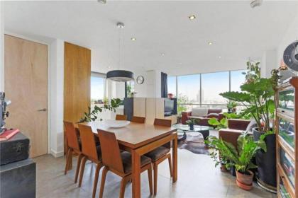 Sleek 2BD Flat wViews of The Shard - Shadwell! - image 5