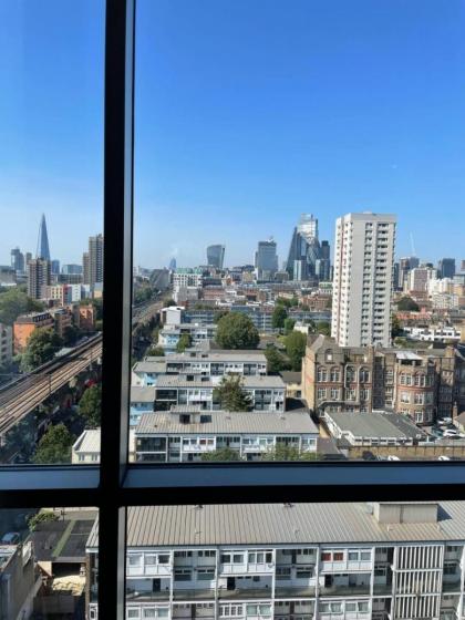 Sleek 2BD Flat wViews of The Shard - Shadwell! - image 9