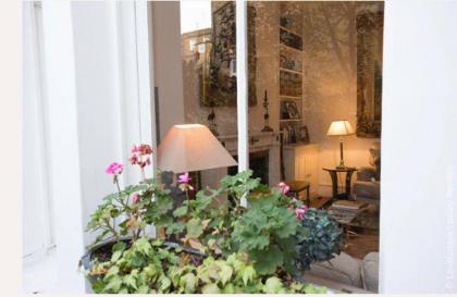 Quintessentially Classy English Apt In Chelsea London - image 10