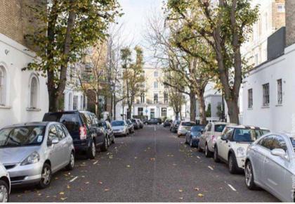 Quintessentially Classy English Apt In Chelsea London - image 19