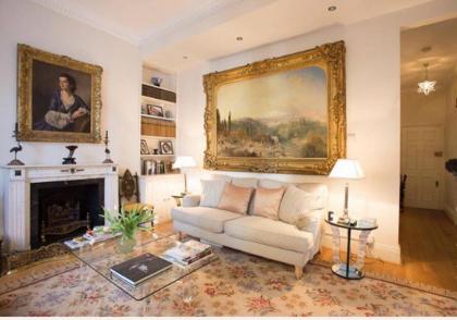 Quintessentially Classy English Apt In Chelsea London - image 2