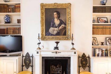 Quintessentially Classy English Apt In Chelsea London - image 6