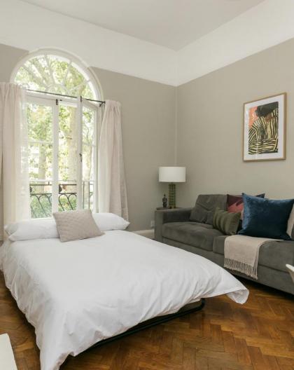 Chic 1 bedroom apartment in Bloomsbury sleeps 4 - image 12