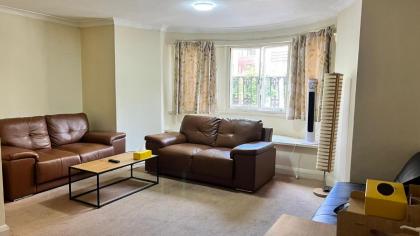 Budget 2 Bedroom Apartment in Paddington London 