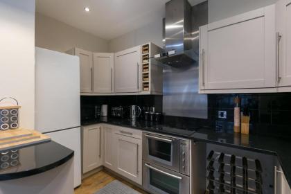 The Notting Hill Residence - 2 BR Apartment Close to Hyde Park - image 3