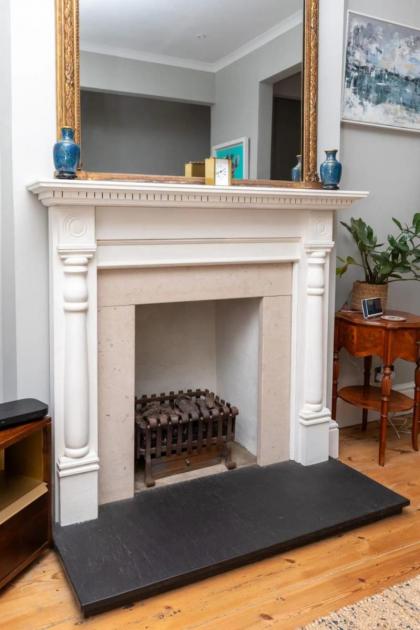 Vibrant 1BD Home with Outdoor Patio - Hammersmith! - image 4