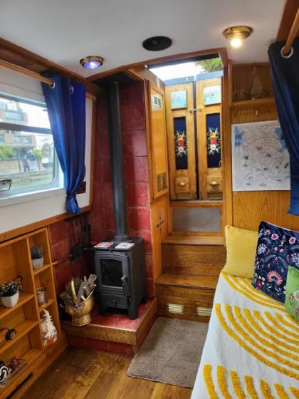 Lovely Historical Canal Boat in London City Centre - image 9