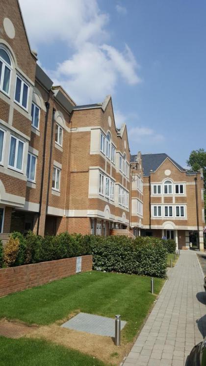 Northside Apartments Ealing - image 3