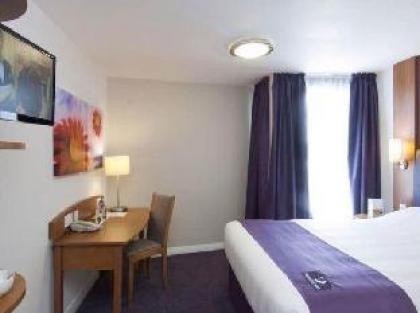 Premier Inn London Kensington (Olympia) - image 6