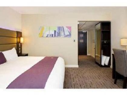 Premier Inn London Rainham - image 12