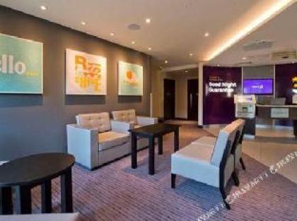 Premier Inn Slough Central South - image 9