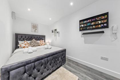 Luxury Ensuite Room in Finsbury Pak London N19 - image 2