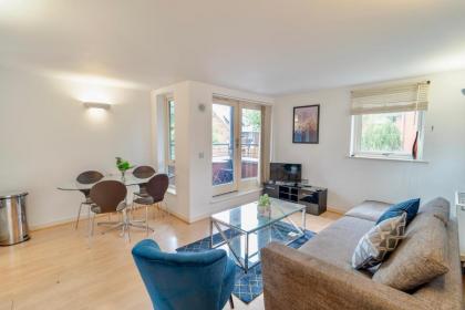 Kings Cross 2 bed apartment - image 2