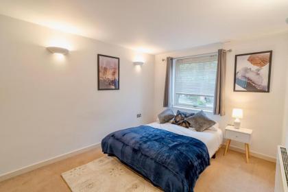 Kings Cross 2 bed apartment - image 3