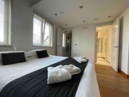 Luxurious Two Bedroom Penthouse - image 11