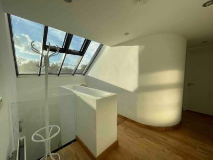 Luxurious Two Bedroom Penthouse - image 15