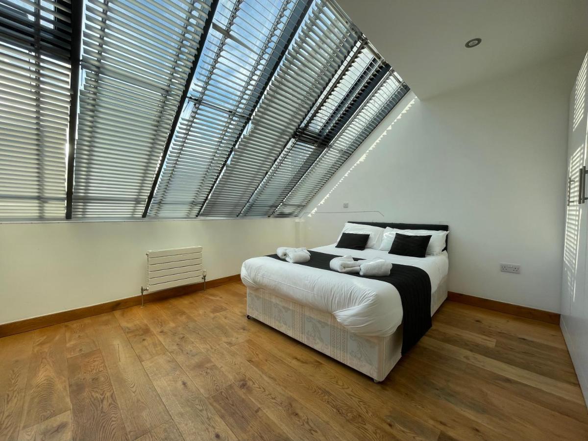 Luxurious Two Bedroom Penthouse - image 2