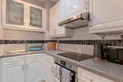 Quaint & Cosy 1 Bedroom Flat - Kensington Olympia! - image 17