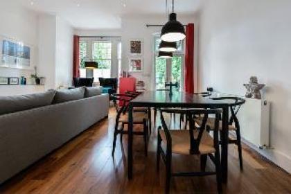 The Clapham Crib - Spacious 4BDR House with Patio London 