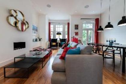 The Clapham Crib - Spacious 4BDR House with Patio - image 16