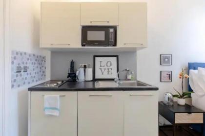 Modern-Victorian Studio Flat - 10 Mins to Camden! - image 8