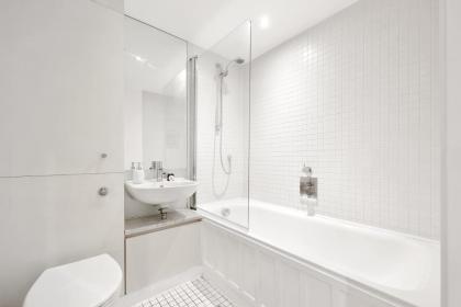 2 bed/2 bathroom apartment in heart of Shoreditch! - image 11