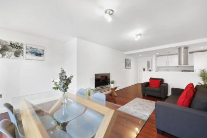 2 bed/2 bathroom apartment in heart of Shoreditch! - image 15