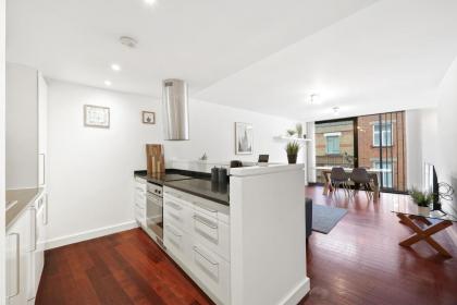 2 bed/2 bathroom apartment in heart of Shoreditch! - image 18