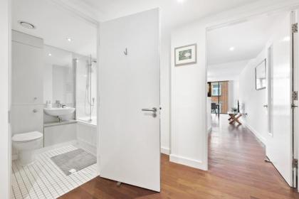 2 bed/2 bathroom apartment in heart of Shoreditch! - image 8