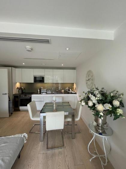 Chic 1BD Flat by the River Thames - Fulham! - image 8