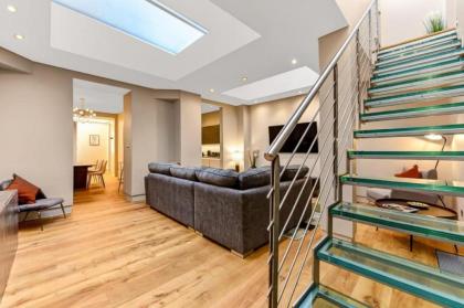 Elegant Kensington House by Terlon - image 15