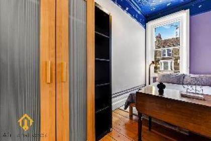 Peaceful 2-bedroom flat near Queens Park Station - image 7