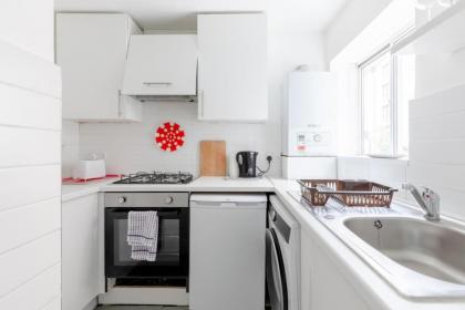 Cosy 1bedroom Flat - 2 Min Walk to Kensington Gardens! - image 3