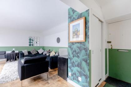 Cosy 1bedroom Flat - 2 Min Walk to Kensington Gardens! - image 6