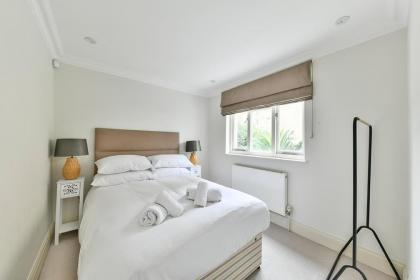 Sloane square 2 bed house - image 9