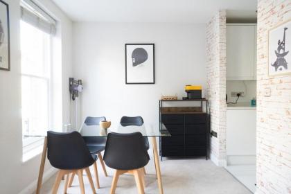 Trendy & Central 2BD Flat -Brick Lane Shoreditch! - image 10