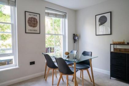 Trendy & Central 2BD Flat -Brick Lane Shoreditch! - image 11