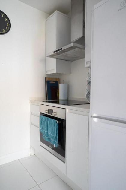 Trendy & Central 2BD Flat -Brick Lane Shoreditch! - image 14