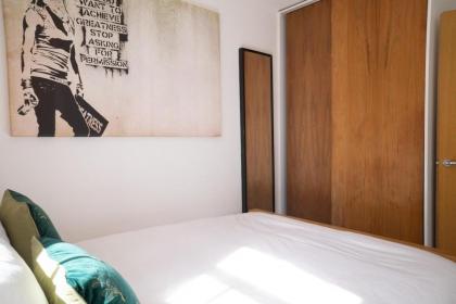 Trendy & Central 2BD Flat -Brick Lane Shoreditch! - image 20