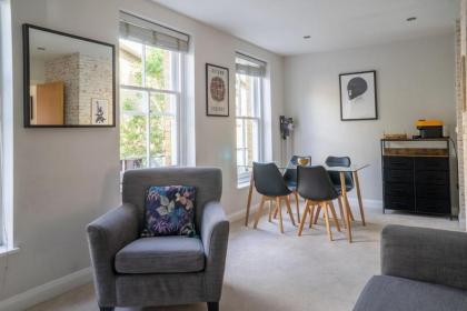 Trendy & Central 2BD Flat -Brick Lane Shoreditch! - image 5