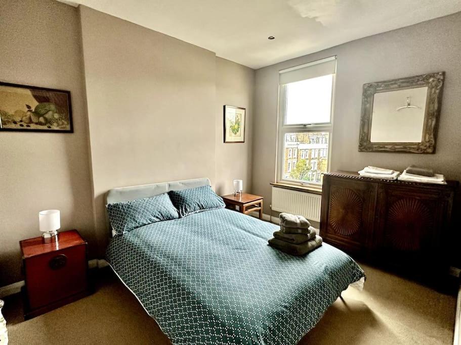 Luxury 2 bed flat Kings Road Fulham - image 2