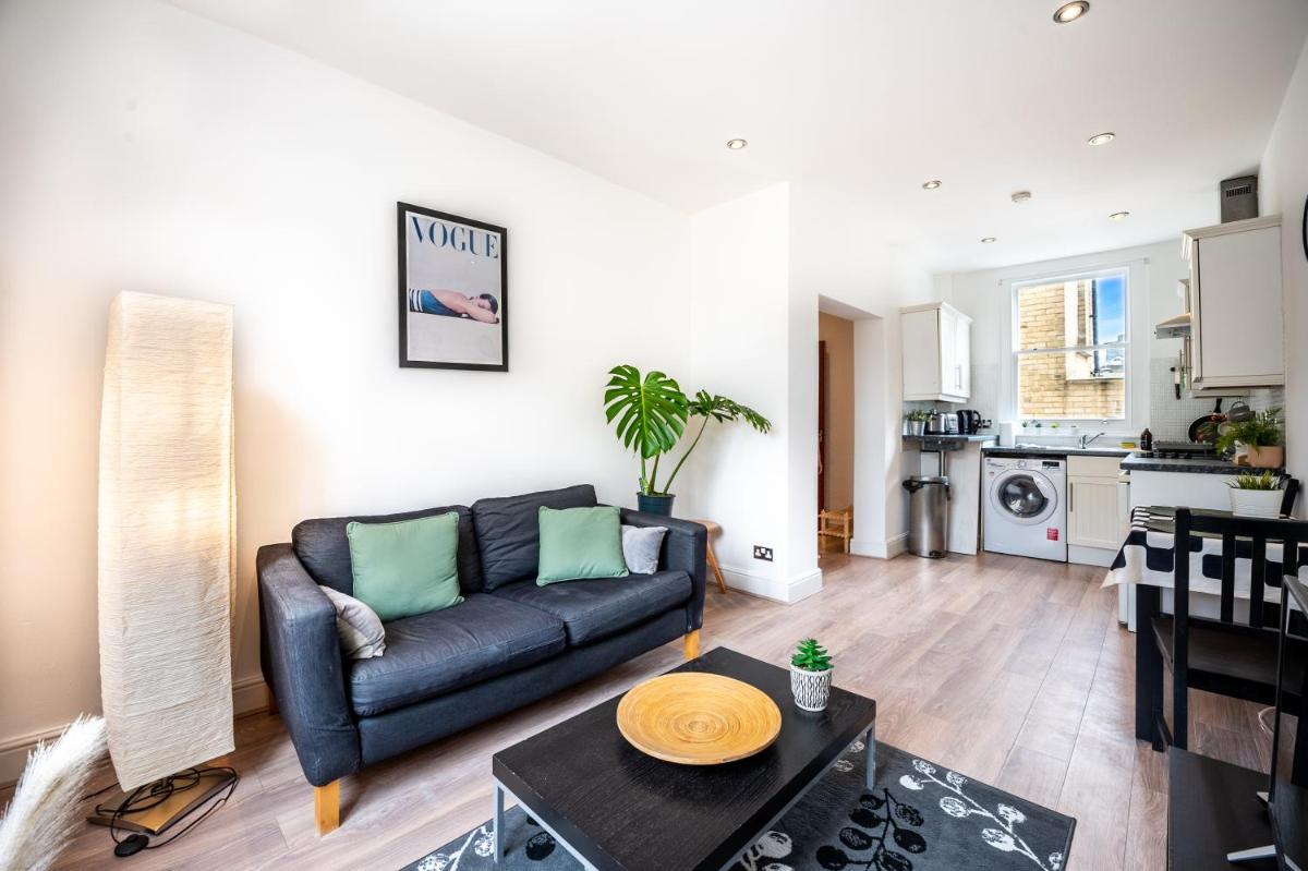 Cosy 1-Bed Apartment in Central London Old Street - image 3