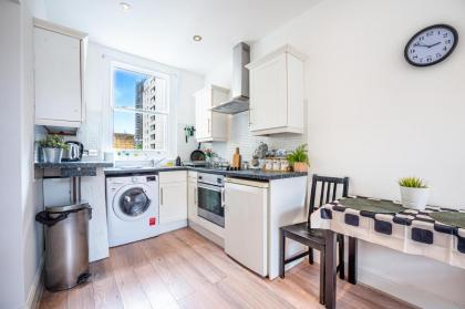 Cosy 1-Bed Apartment in Central London Old Street - image 4