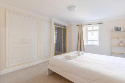 Spacious 3BD Flat - 14 Mins to Buckingham Palace! - image 20