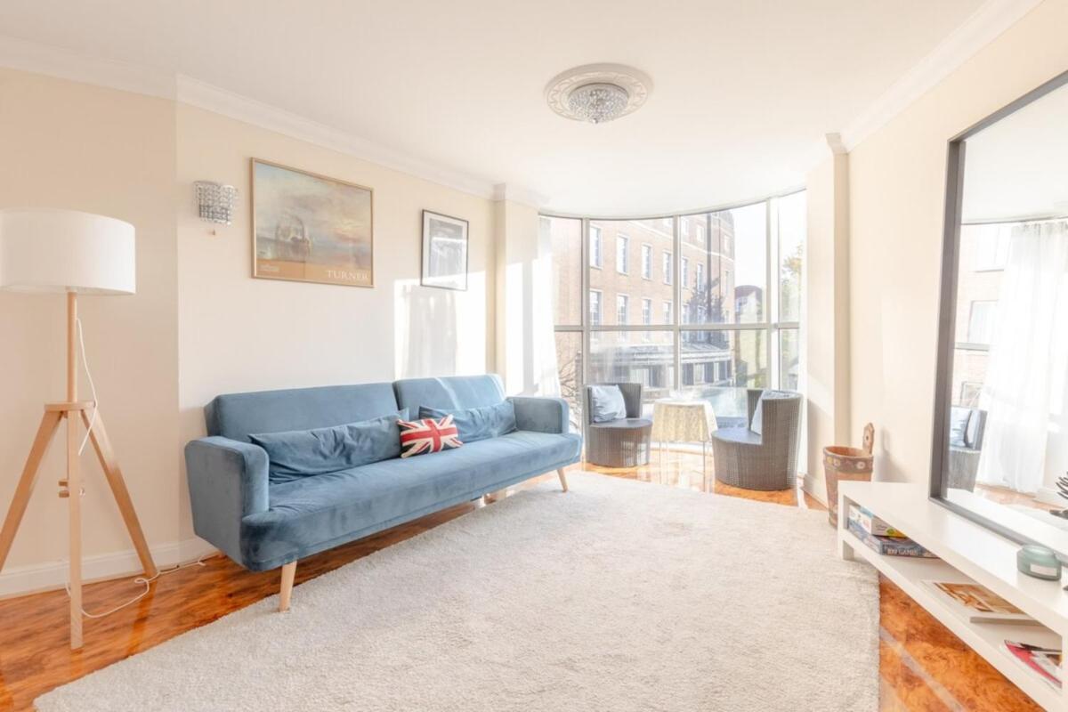 Spacious 3BD Flat - 14 Mins to Buckingham Palace! - image 6