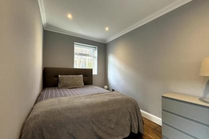 Elegant & Beautifully Presented 1BD Flat- Chelsea! - image 3