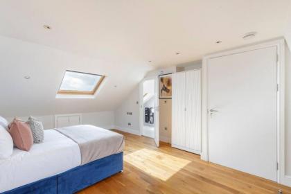 Family-Friendly 2-Bedroom Home with Terrace in the Heart of Fulham London - image 7