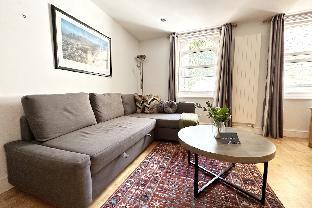 Enchanting 4Bed Detached House near Little Venice - image 2