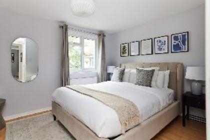 The Chiswick Escape - Lovely 2BDR House with Garden - image 12