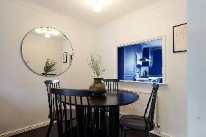 The Chiswick Escape - Lovely 2BDR House with Garden - image 15